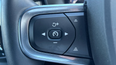 Volvo Xc40 2.0 B4P R DESIGN Pro 5dr Auto [7 speed] Petrol Estate